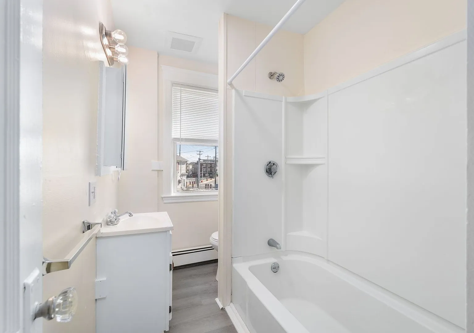 1011 Dexter Street — Photo 4