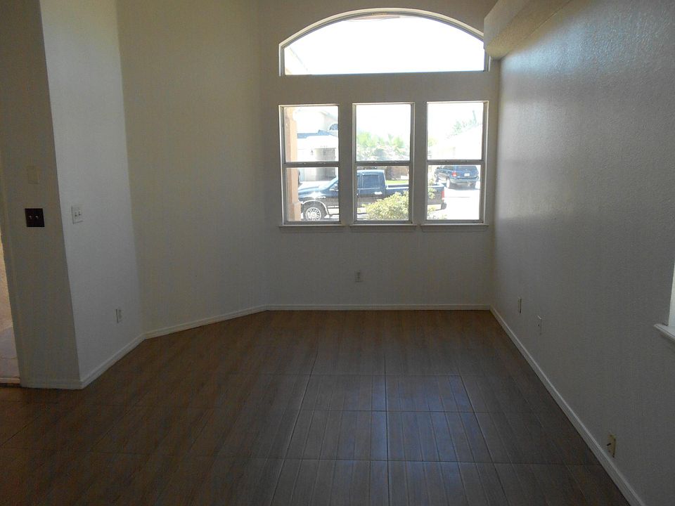 1st image of 3132 Tierra Polar Dr