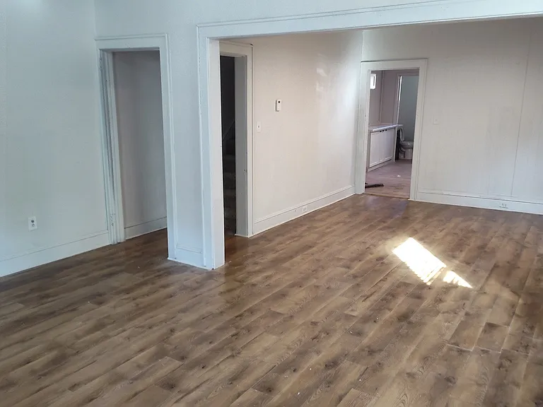 914 W Locust St #1 — Photo 10