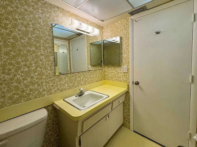 1235 S Highland Ave #F-702 — Photo 12