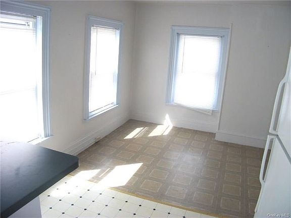 5th image of 32 N Church St