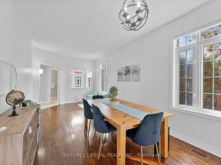 42 Ballymore Dr — Photo 12