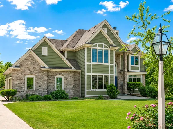 N29W26152 Coachman DRIVE, Pewaukee, WI 53072