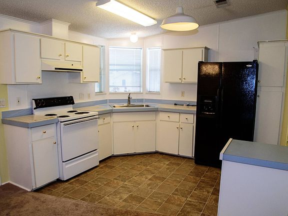3rd image of 2470 Merrman Dr