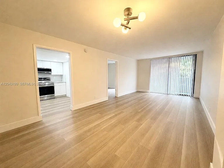 2625 Collins Ave #215 — Photo 11