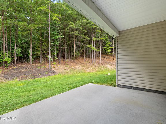 4th image of 7147 La Christa Way