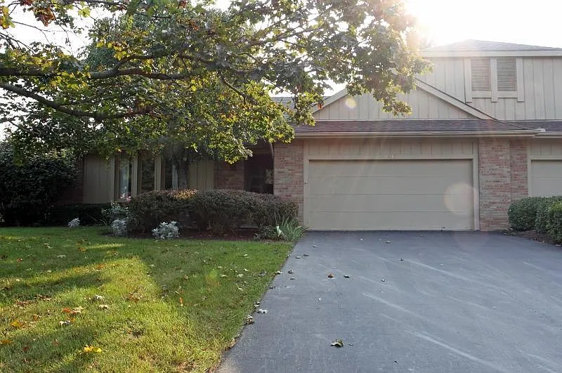 9216 Stratton Ln photo 1