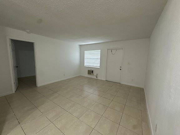 2nd image of 1317 NE 5th Ave APT 5