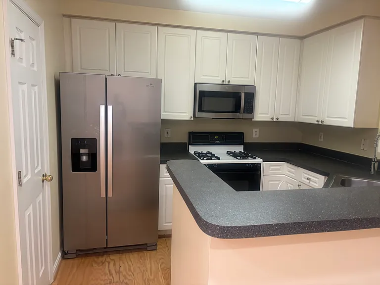 2489 Quick St #102 — Photo 4