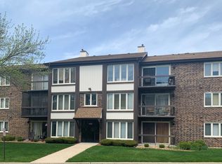 4916 Circle Ct APT 101, Crestwood, IL 60445
