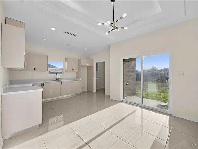 2308 San Pascual St — Photo 5