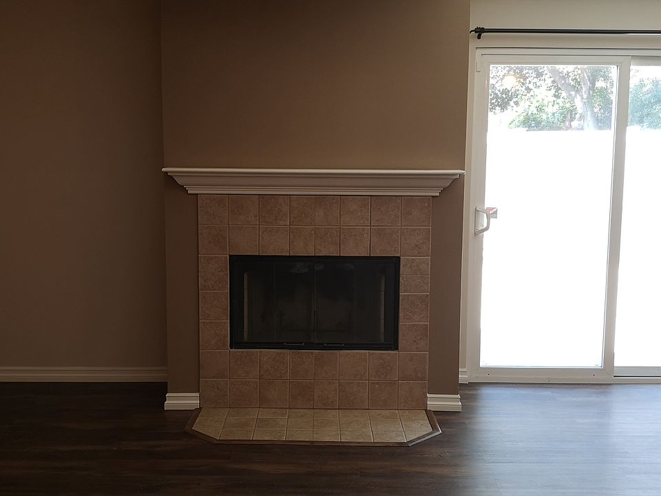 1st image of 4590 Chateau Dr