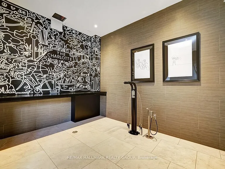 560 Rideau St #514 — Photo 32