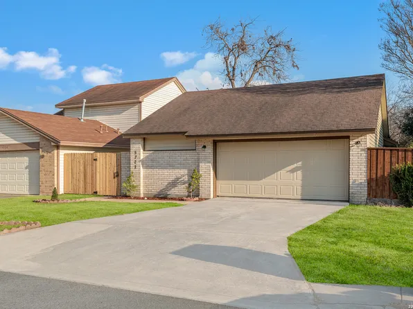 5722 Spring Night, San Antonio, TX 78247