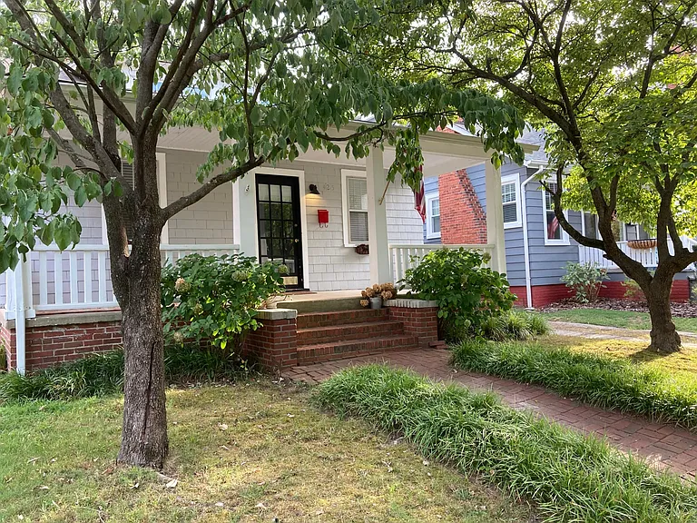 425 Pennsylvania Ave — Photo 1