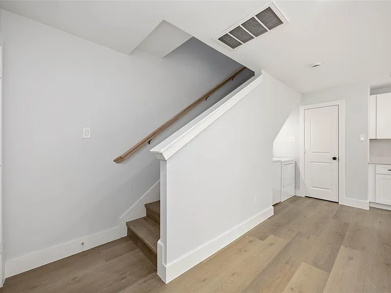 7611 Lawn St #D — Photo 8