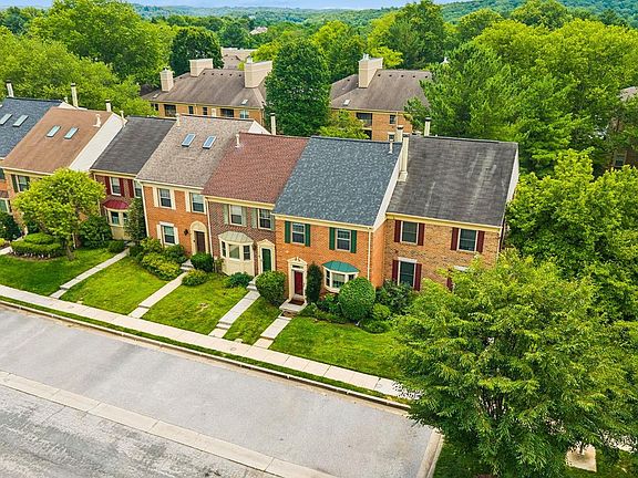3rd image of 25 Cross Falls Cir