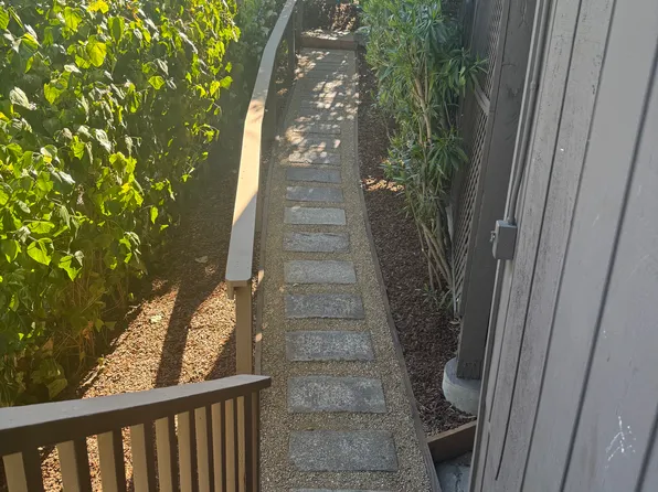 1680 Terrace Rd #B, Walnut Creek, CA 94597