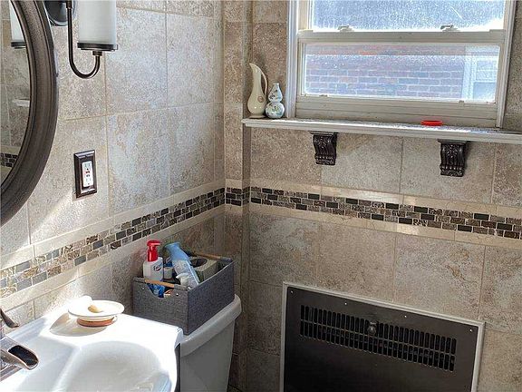 5th image of 11222 178th St