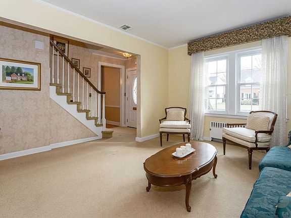 5th image of 5 Mulberry Ave