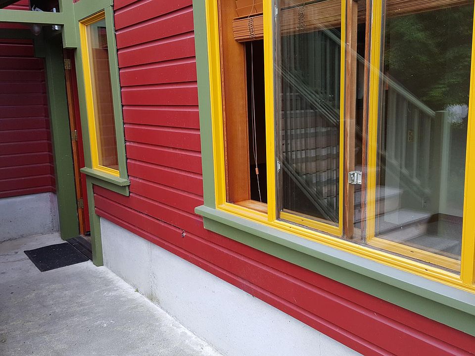 1st image of 575 Luhn Ave