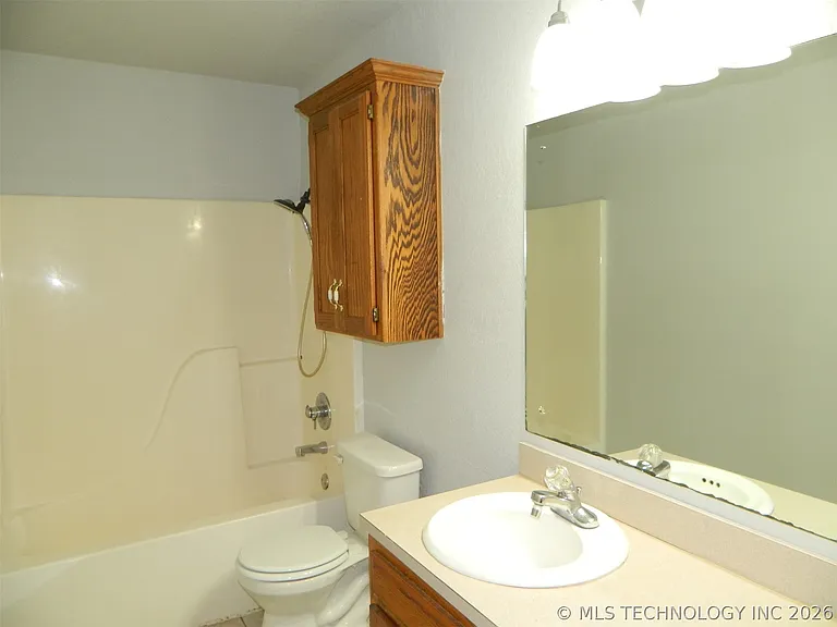 1302 W Exchange St — Photo 20