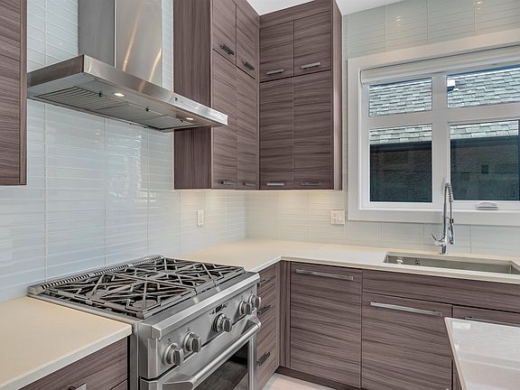 4th image of 730 E 11th Ave