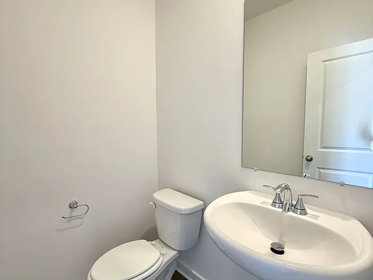 2372 Woodmeadow Dr — Photo 16