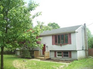 410 Skyline Dr, Blakeslee, PA
