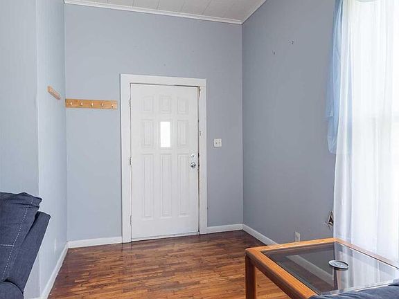 5th image of 707 W Broadway Blvd