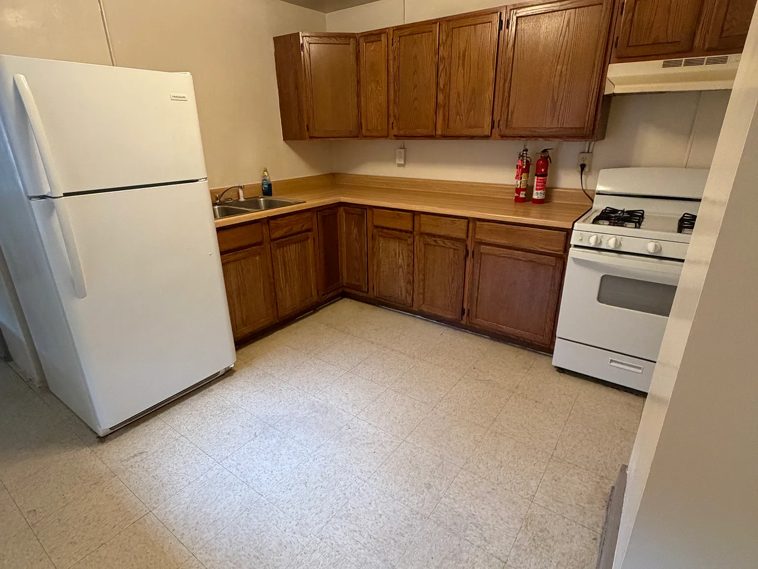 2 bed, 650 sqft, $1,100 — Photo 2
