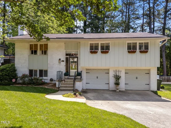 3620 Arrowwood Dr, Raleigh, NC 27604