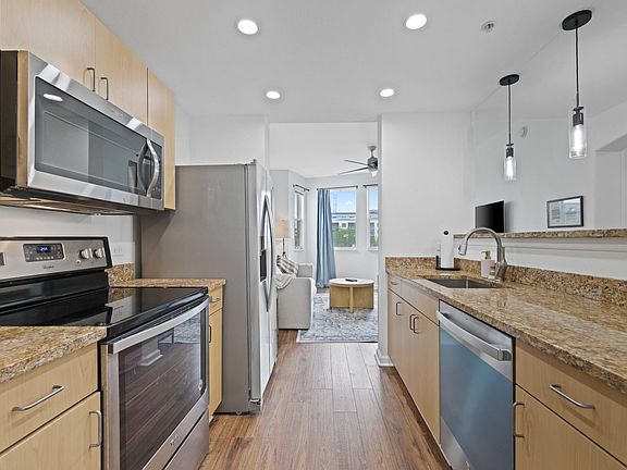 5th image of 533 NE 3rd Avenue #440