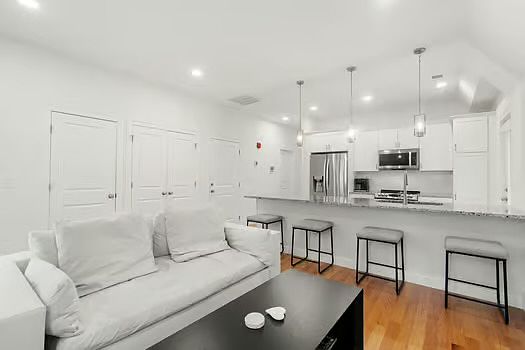 5th image of 68 Chestnut St #E