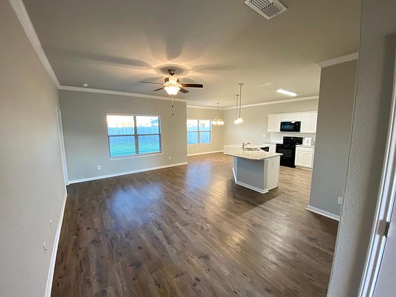 5th image of 627 Parkfield Ln