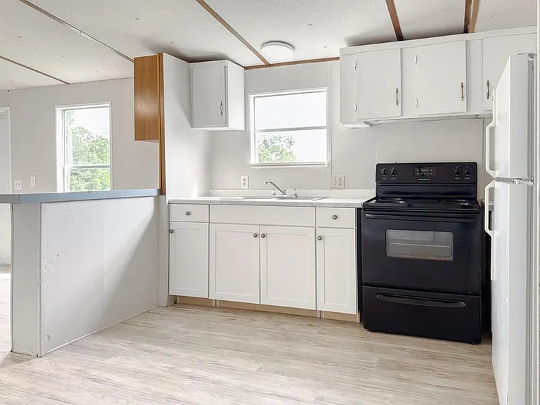 1099 Norton Bridge Rd — Photo 6