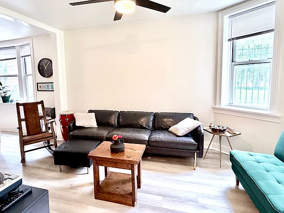 4th image of 2917 N Whipple St #1