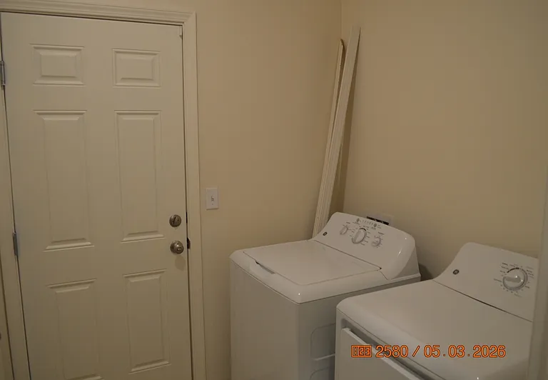 4220 Freemark Ave — Photo 22