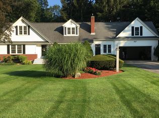 3 Farmington Rd, Nashua, NH 03060