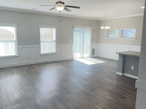 4th image of 409 Hosea Ct