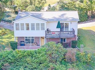 222 Queens Ln, Kunkletown, PA 18058