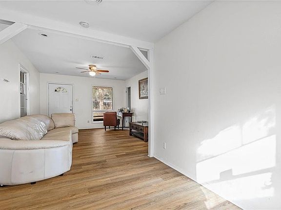 4th image of 4213 Malibar Dr