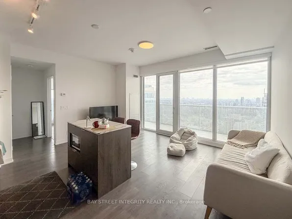 15 Holmes Ave, Toronto, ON