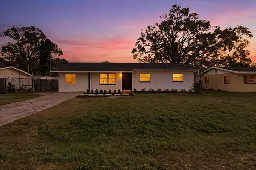 2575 Edmond Cir Photo 1