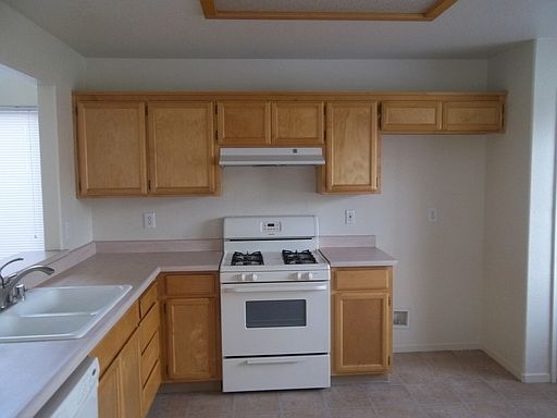 2nd image of 2242 Park Crest Dr