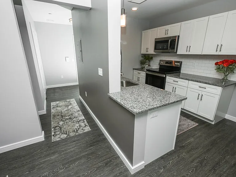 Westledge Apartments — Photo 27