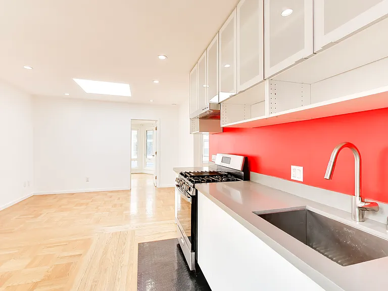 3033 Turk Blvd #4 — Photo 7