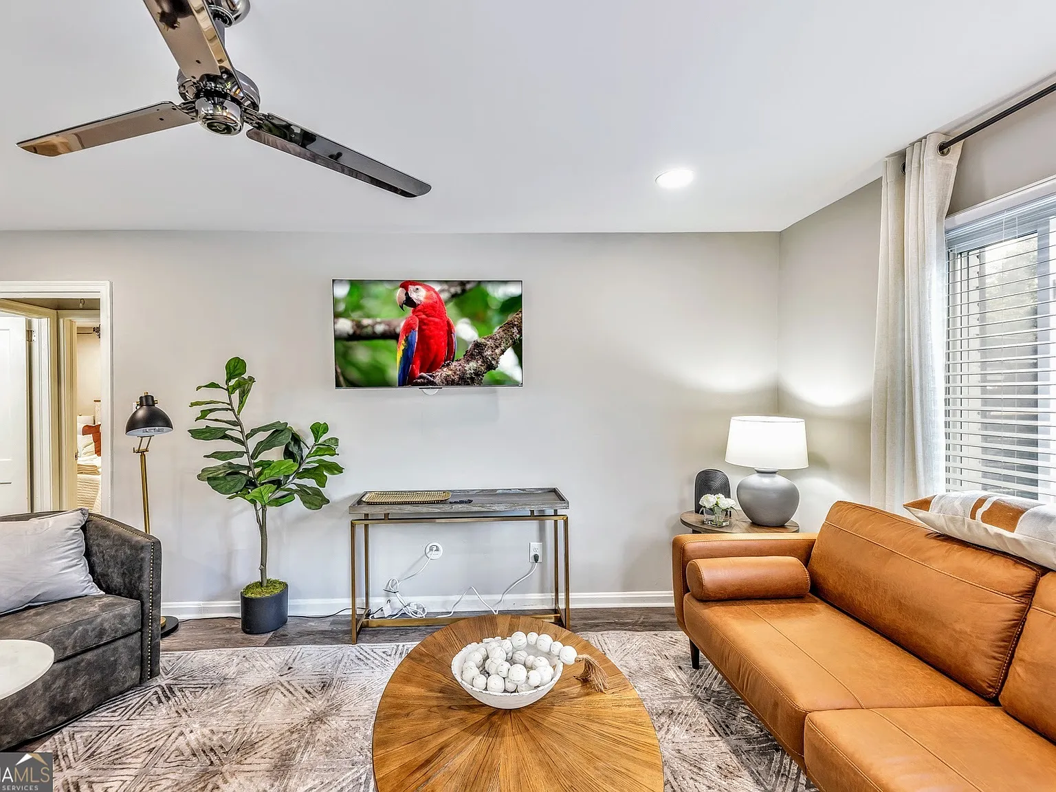2 bed, 1.0 bath, 1100 sqft, $3,600 — Photo 4