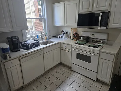 29 Mapleton St Photo 1