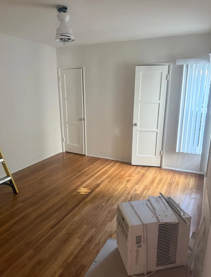 328 N Louise St — Photo 2